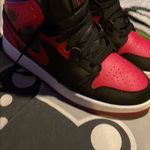 Jordan mid bred 4y